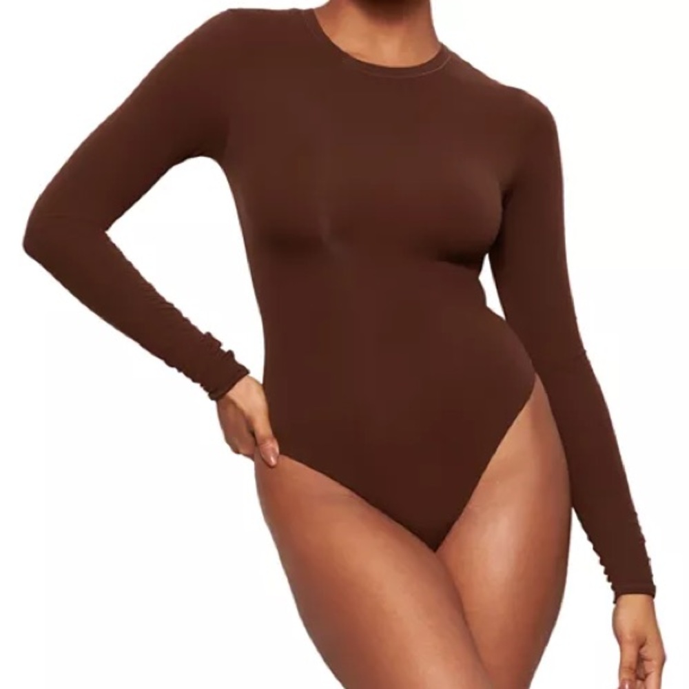 🔥🔥 SKIMS Brown Long Sleeve Crewneck Bodysuit!! 🔥🔥